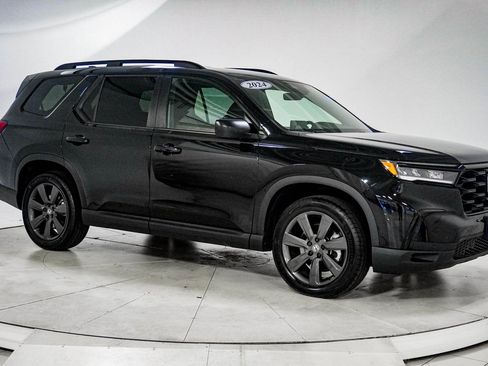 Certified 2024 Honda Pilot Sport image 11