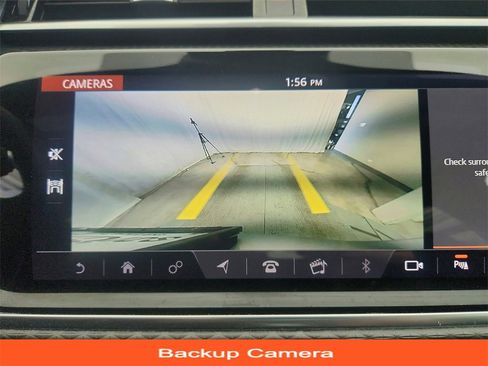 Used 2019 Land Rover Range Rover Velar R-Dynamic SE image 18