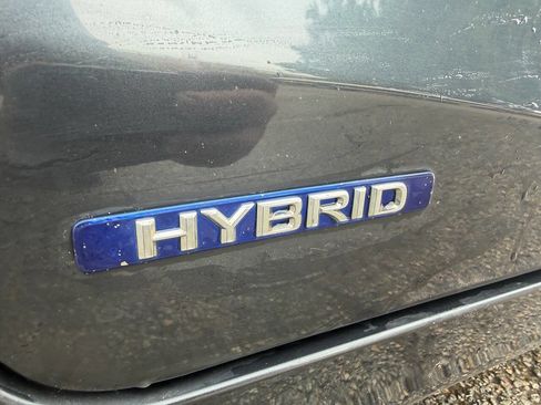 Used 2011 Lexus CT 200h Premium w/ Premium Audio Pkg FWD image 2