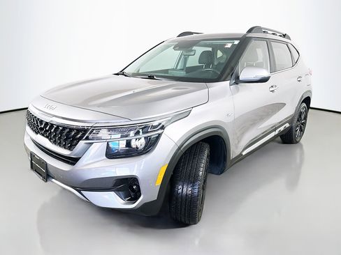 Certified 2022 Kia Seltos Nightfall Edition image 3