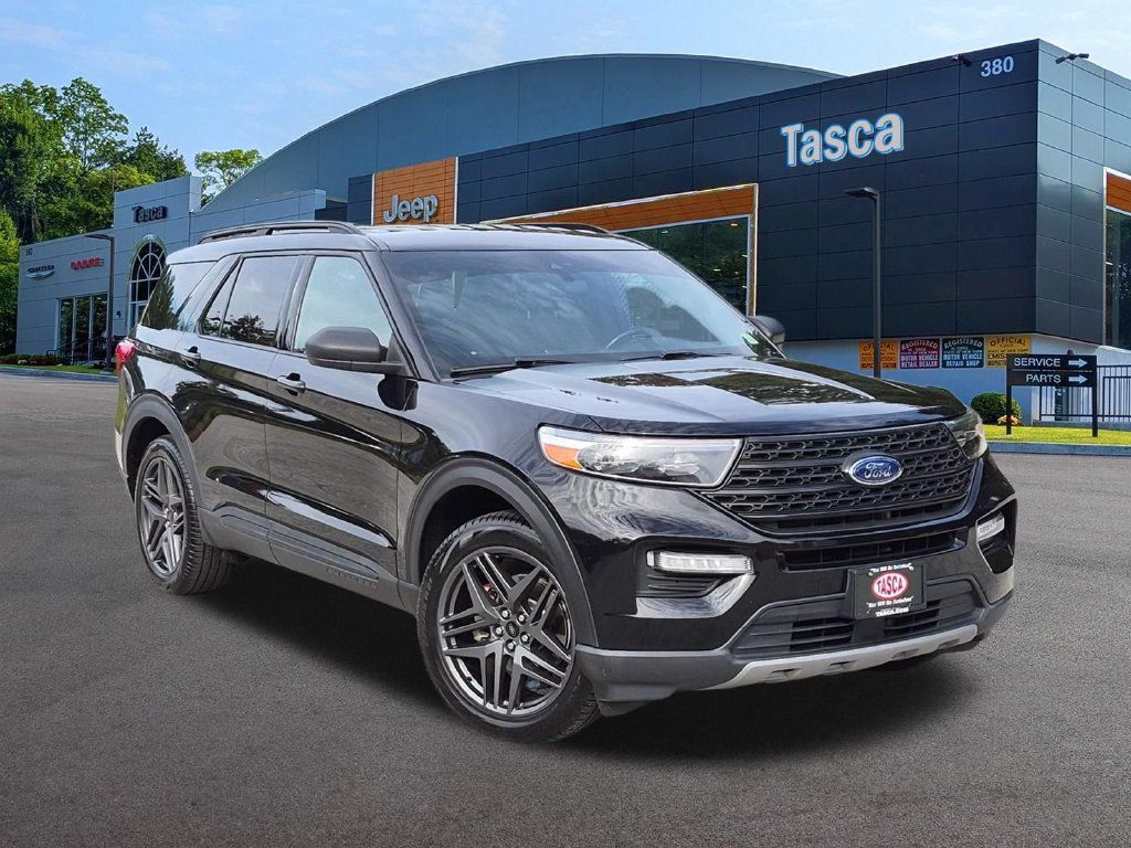 Used 2020 Ford Explorer XLT w/ Equipment Group 202A AWD/4WD image 1
