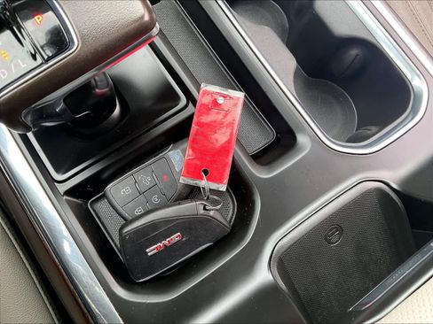 Used 2022 GMC Sierra 1500 SLT w/ SLT Premium Plus Package image 31