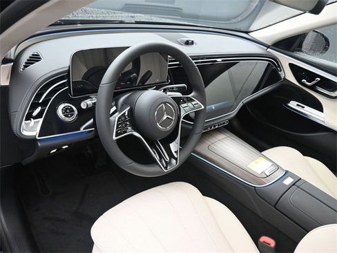 New 2026 Mercedes-Benz E 350 4MATIC Sedan image 33