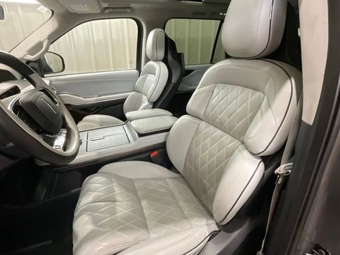 Used 2025 Lincoln Navigator L Black Label w/ Black Label Special Edition image 10