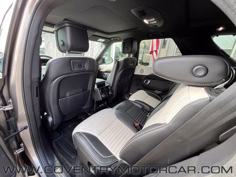 Used 2023 Land Rover Discovery Metropolitan Edition AWD/4WD image 36