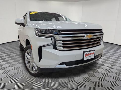 Used 2024 Chevrolet Tahoe High Country AWD/4WD image 2