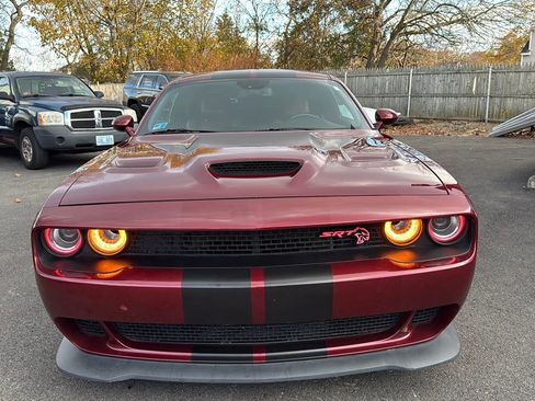 Used 2018 Dodge Challenger SRT Hellcat image 2