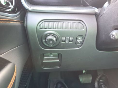 Used 2025 Jeep Grand Wagoneer L Series III w/ Rear Seat Video Group 1 AWD/4WD image 18