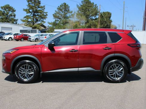 Used 2023 Nissan Rogue S FWD image 3