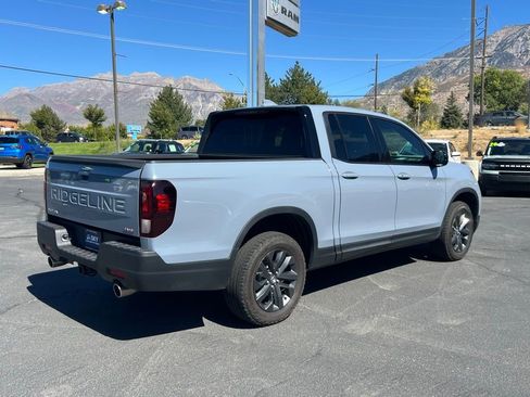 Used 2025 Honda Ridgeline Sport image 7