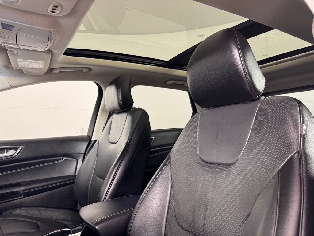 Used 2018 Ford Edge Titanium w/ Equipment Group 302A FWD image 12