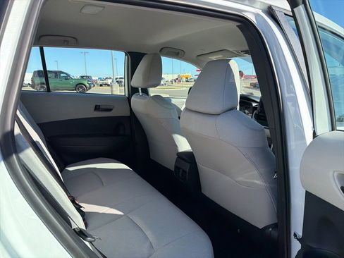 Used 2025 Toyota Corolla Cross L image 18