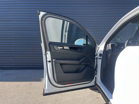 Certified 2026 Porsche Cayenne GTS image 10