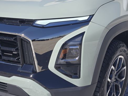 Used 2026 Chevrolet Equinox ACTIV image 11