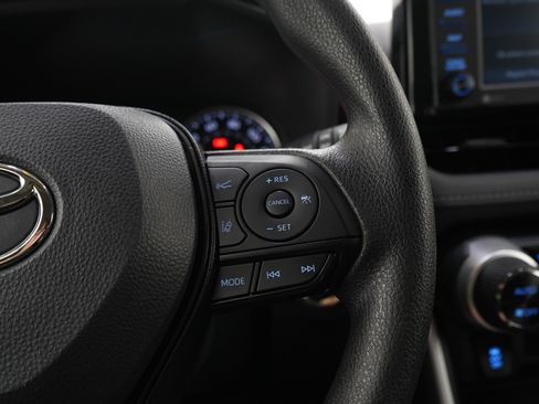 Used 2022 Toyota RAV4 XLE AWD/4WD image 24