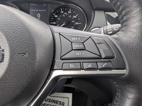 Used 2019 Nissan Rogue SV image 15