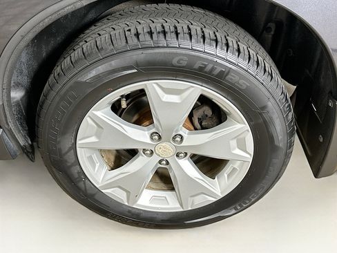 Used 2016 Subaru Forester 2.5i Limited w/ Popular Package #2 image 11