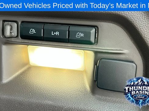 Used 2023 Ford Explorer Platinum w/ Technology Package AWD/4WD image 8