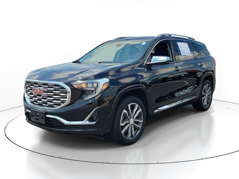 Used 2018 GMC Terrain Denali w/ Driver Alert Package II AWD/4WD image 2