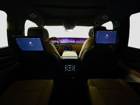 Used 2025 Cadillac Escalade IQ Sport 2 w/ LPO, ONYX Package image 27