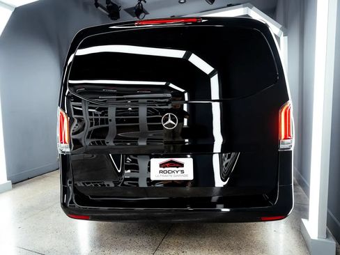 Used 2023 Mercedes-Benz Metris Passenger image 4