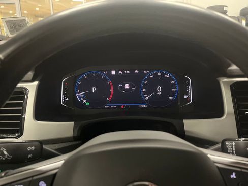 Used 2021 Volkswagen Atlas Cross Sport SEL R-Line image 3