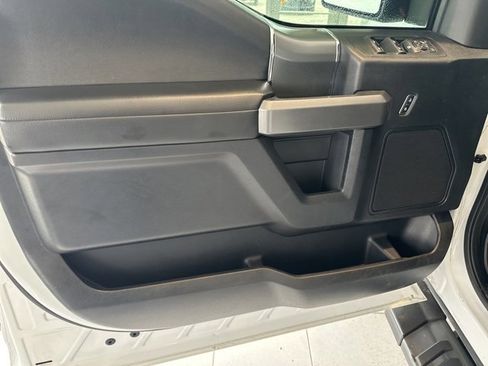 Used 2017 Ford F150 XLT w/ Equipment Group 302A Luxury image 9