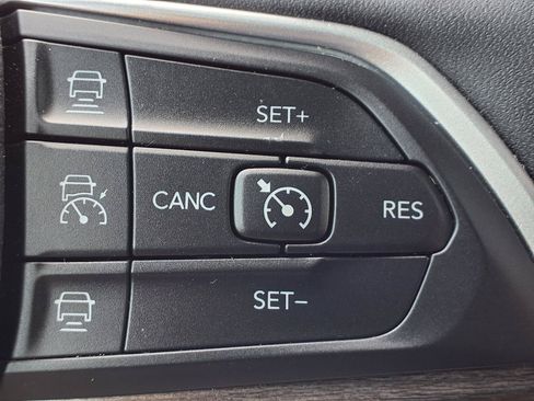 Used 2025 Jeep Grand Cherokee L Limited w/ Trailer Tow Package RWD image 18