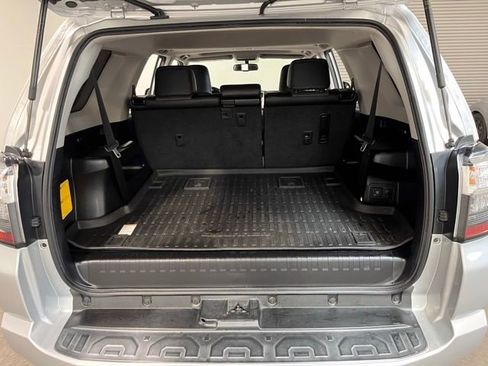 Used 2018 Toyota 4Runner SR5 Premium image 16