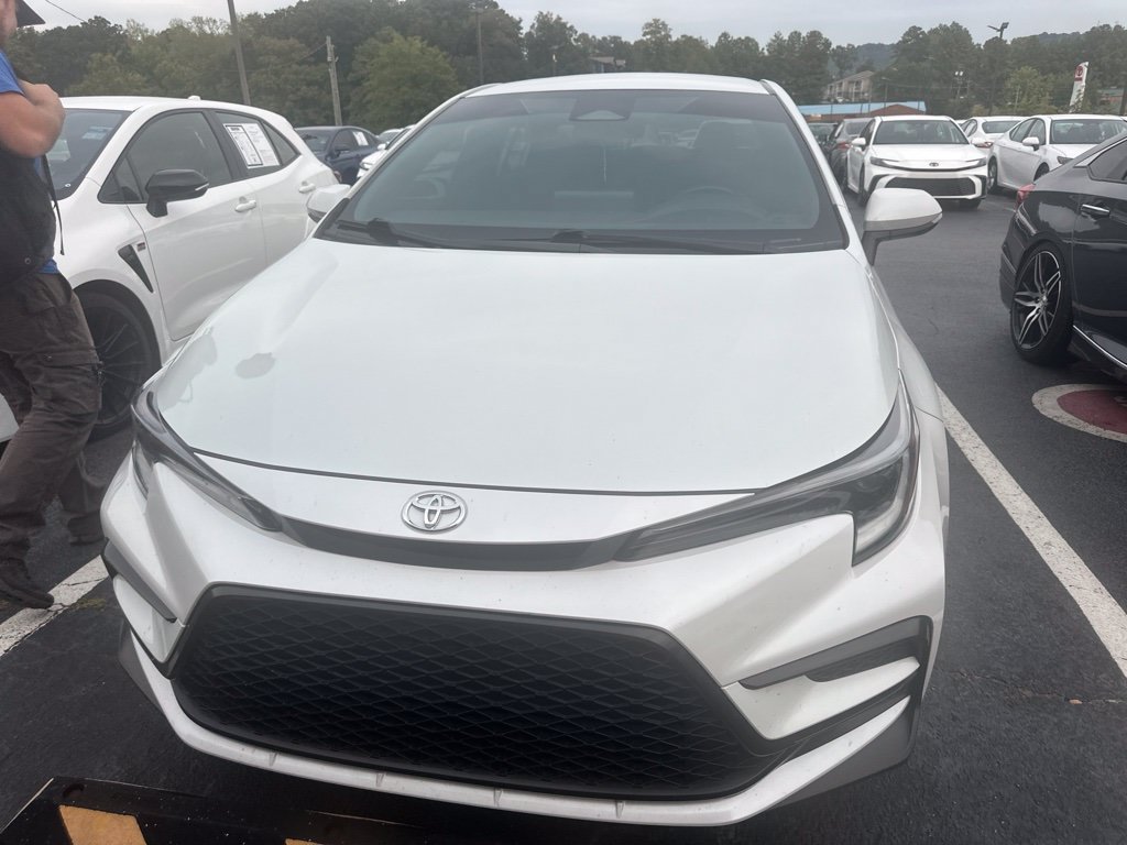 Used 2024 Toyota Corolla SE FWD image 2