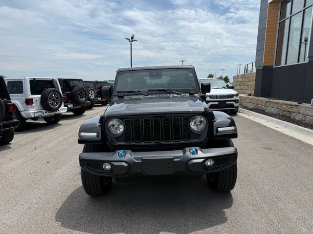 Used 2024 Jeep Wrangler Unlimited w/ Convenience Group AWD/4WD image 8