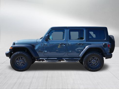 Used 2024 Jeep Wrangler Unlimited Sport AWD/4WD image 4