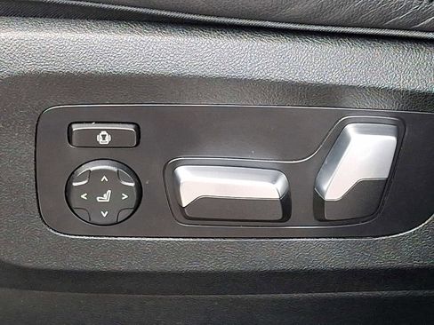 Used 2022 BMW X5 xDrive40i w/ Premium Package AWD/4WD image 29