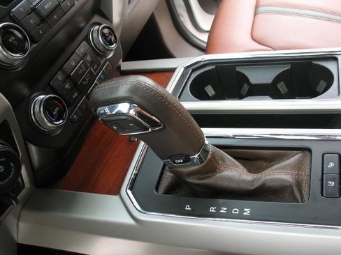 Used 2019 Ford F150 King Ranch w/ Equipment Group 601A Luxury AWD/4WD image 48