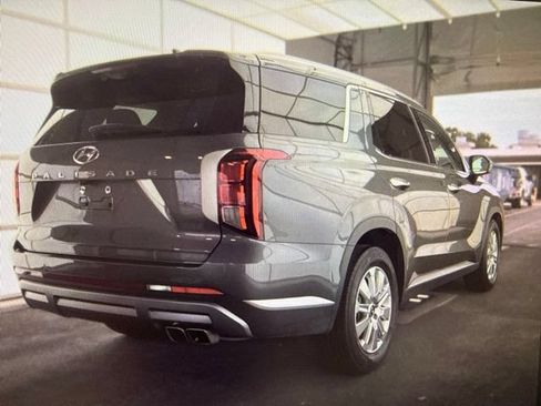 Used 2025 Hyundai Palisade SEL FWD image 2
