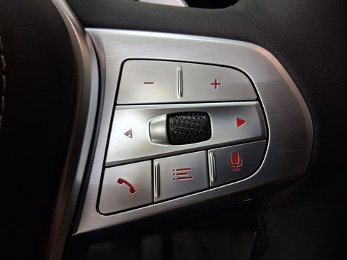 New 2026 BMW X7 xDrive40i w/ Premium Package image 23