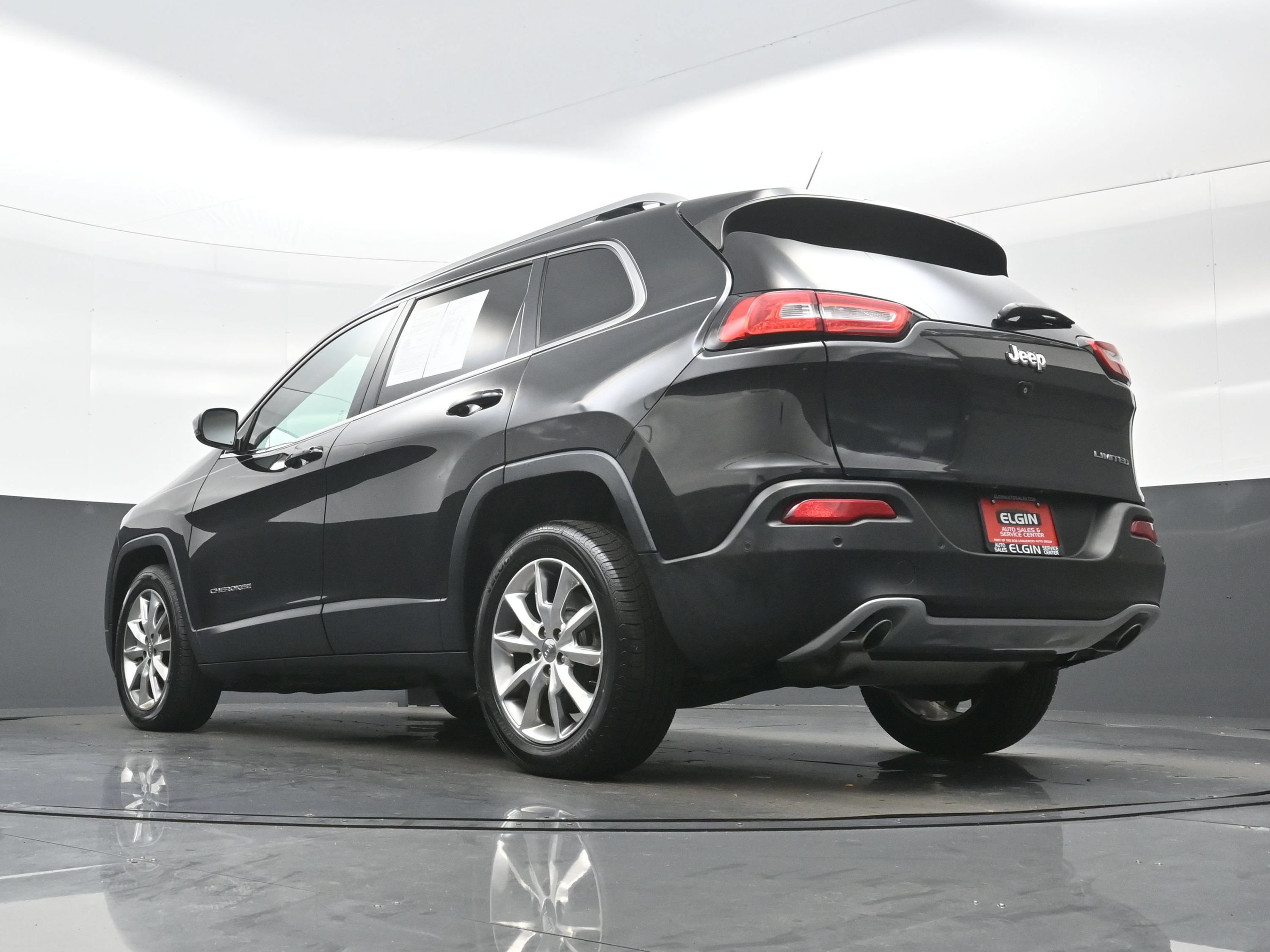 Used 2014 Jeep Cherokee Limited w/ Technology Group FWD image 28