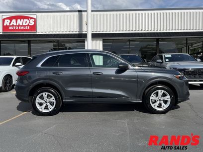 Used 2025 Audi Q5 Premium w/ Convenience Package