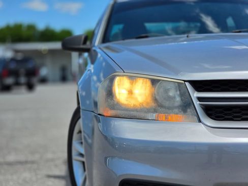 Used 2014 Dodge Avenger SE w/ Rallye Appearance Group FWD image 9