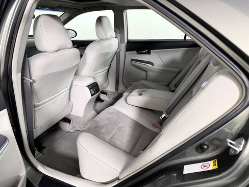 Used 2012 Toyota Camry XLE w/ Leather Pkg FWD image 37