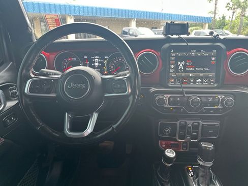 Used 2021 Jeep Gladiator Rubicon AWD/4WD image 22