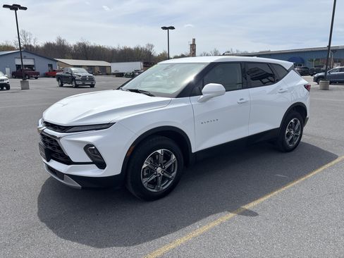 Used 2025 Chevrolet Blazer LT AWD/4WD image 8