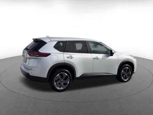 Used 2025 Nissan Rogue SV FWD image 15