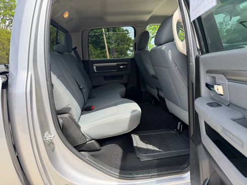 Used 2019 RAM 1500 Classic SLT AWD/4WD image 42