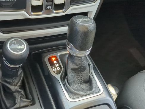 Used 2019 Jeep Wrangler Unlimited Sport S AWD/4WD image 24