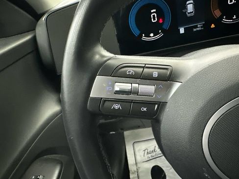 Used 2025 Hyundai Kona SEL FWD image 25