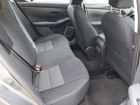 Used 2024 Nissan Sentra SV FWD image 17
