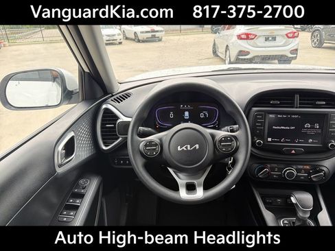 Certified 2025 Kia Soul LX image 13