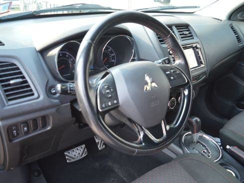 Used 2017 Mitsubishi Outlander Sport ES AWD/4WD image 27