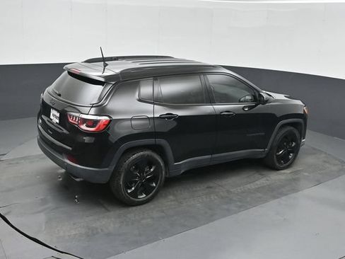 Used 2018 Jeep Compass Latitude FWD image 31